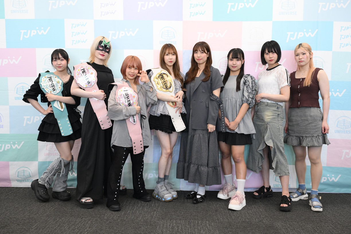 【記者会見】『SUMMER SUN PRINCESS '25』三大タイトルマッチ調印式／プリプリ王者・瑞希の今怖いものは「日光」「オバケ」で挑戦者・荒井は「当日の朝、モーニングにいきましょう。オバケは当日仕込みます」／悲願のインター奪取へ「和を高める」もかは「日本の技術で女王蜂を撃退する術がある」／王者チームの享楽共鳴は解散していなかった白昼夢にリベンジなるか？「予測不能で変幻自在のタッグチームになりたい」（ミサヲ）